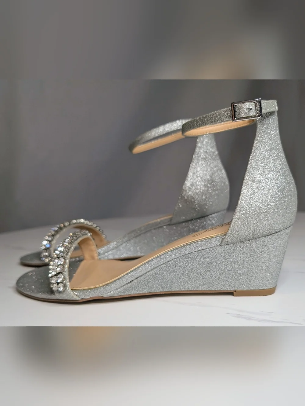 Jewel Badgley Mischka Silver Glitter Rhinestone Wedge Sandals Sz 8 NIB